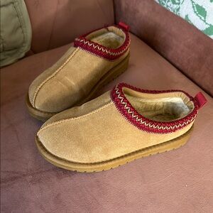 Evellyhootd Chestnut Suede Slip-On Shoes with Red Trim